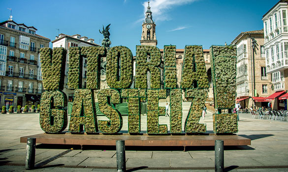 Escultura hierba Vitoria-Gasteiz